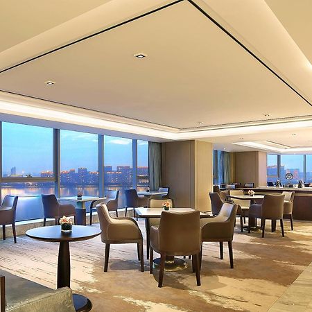 Sheraton Grand Hangzhou Binjiang Hotel Exterior photo