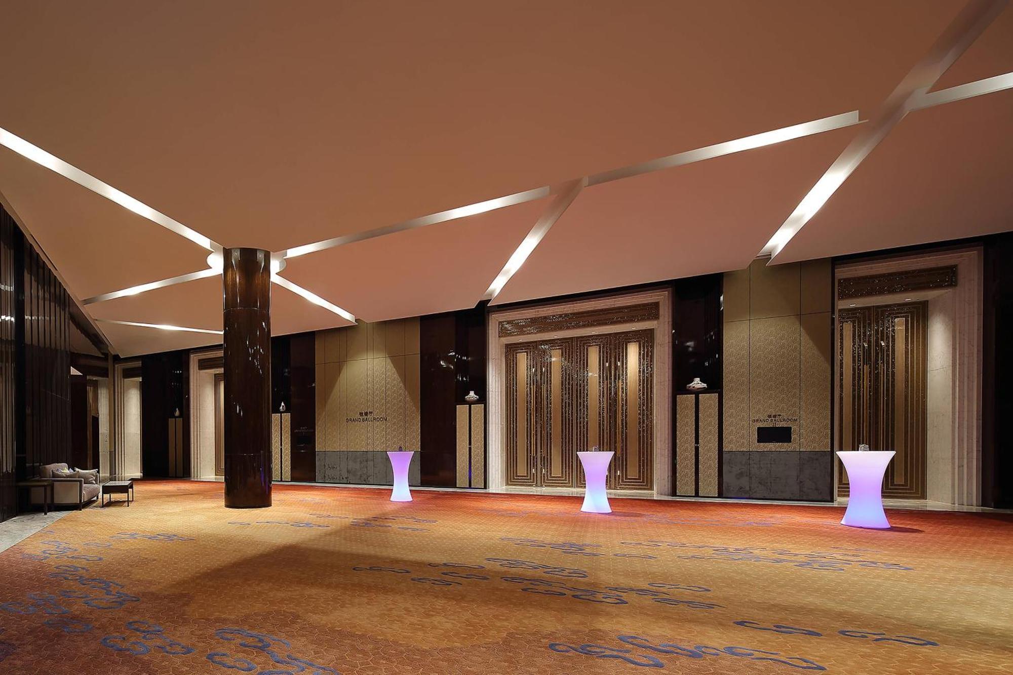 Sheraton Grand Hangzhou Binjiang Hotel Exterior photo