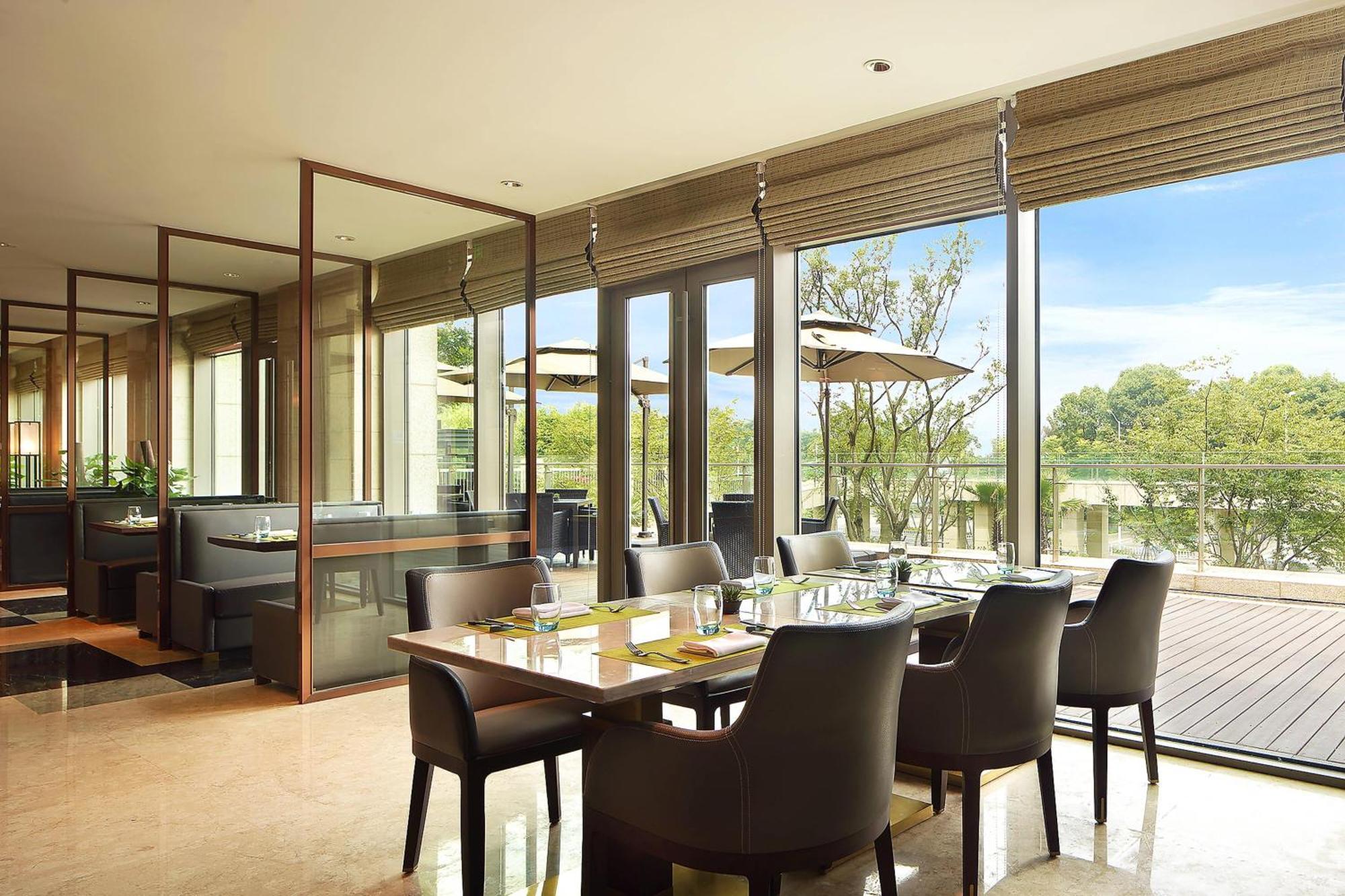 Sheraton Grand Hangzhou Binjiang Hotel Exterior photo