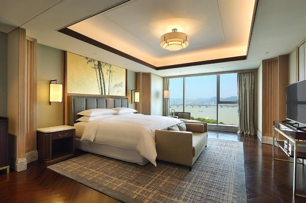 Sheraton Grand Hangzhou Binjiang Hotel Exterior photo